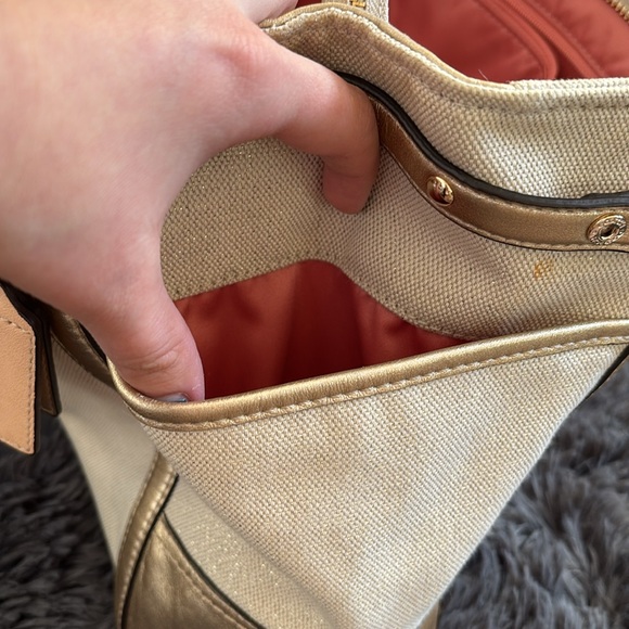 COACH Natalie Beige and gold shoulder tote bag - Picture 10 of 13